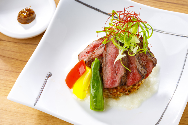 厚切り牛タンの醤油麹焼き そば米の焼きリゾットとろろソース　