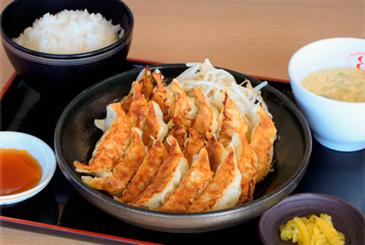 ８番餃子ダブル定食（18個）