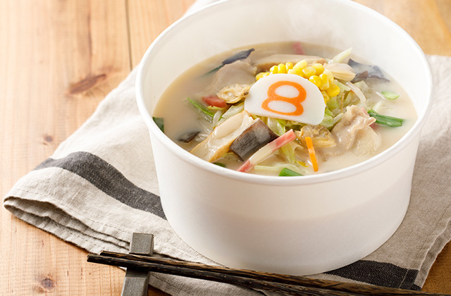 8番らーめん新メニュー8番流「ちゃんぽんらーめん」と、「チーズ餃子