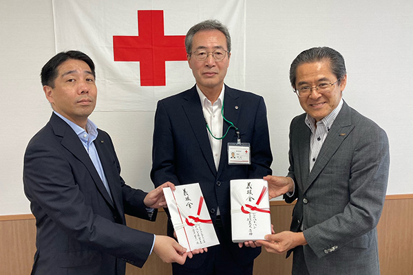 日本赤十字社富山県支部へお届け