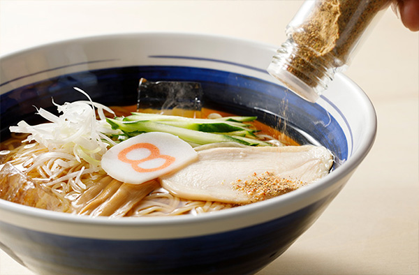 猛暑日の新定番】氷を浮かべ“さっぱり＆味変”で味わう「冷んやり和だし