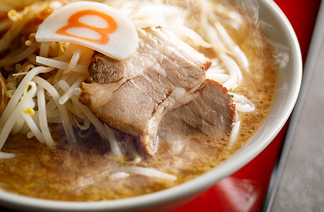 産学連携】学生のリアルな声から生まれた新ラーメン！8番らーめん×金沢