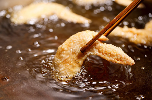 名物・金澤手羽先