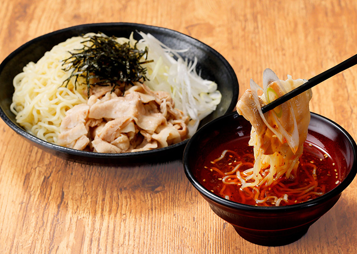 ８番特製“香辣油”で食す「肉ざるらーめん」